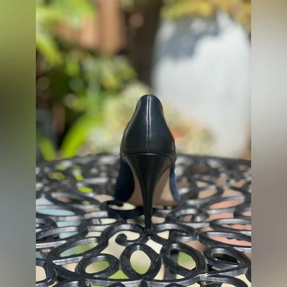 Madewell — The Maddie Navy Suede & Black Leather Pump - Picture 5 of 7